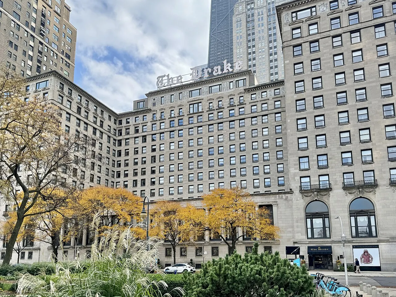 The Drake Hotel, Chicago: Drake Hotel, Michigan Avenue, Streeterville, Chicago, IL